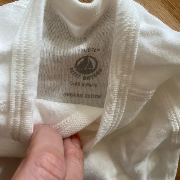 Petit Bateau white Long Sleeve Baby Onesie 6 months - Picture 4 of 4